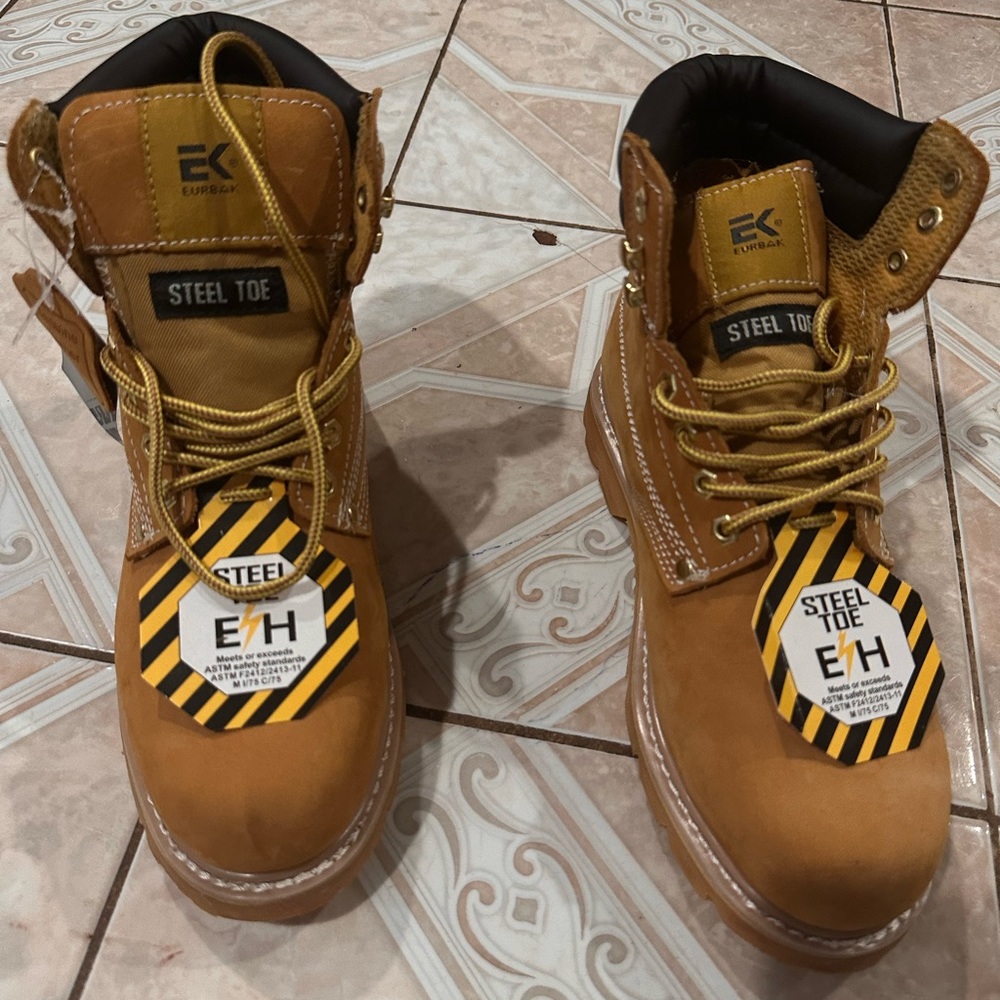Steel toe boots